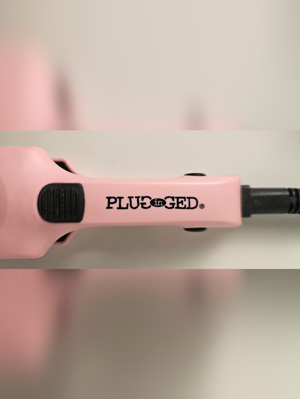 Plugged In Pink Hair Waver Crimper Curling Iron Triple Barrel Styler - Picture 5 of 7